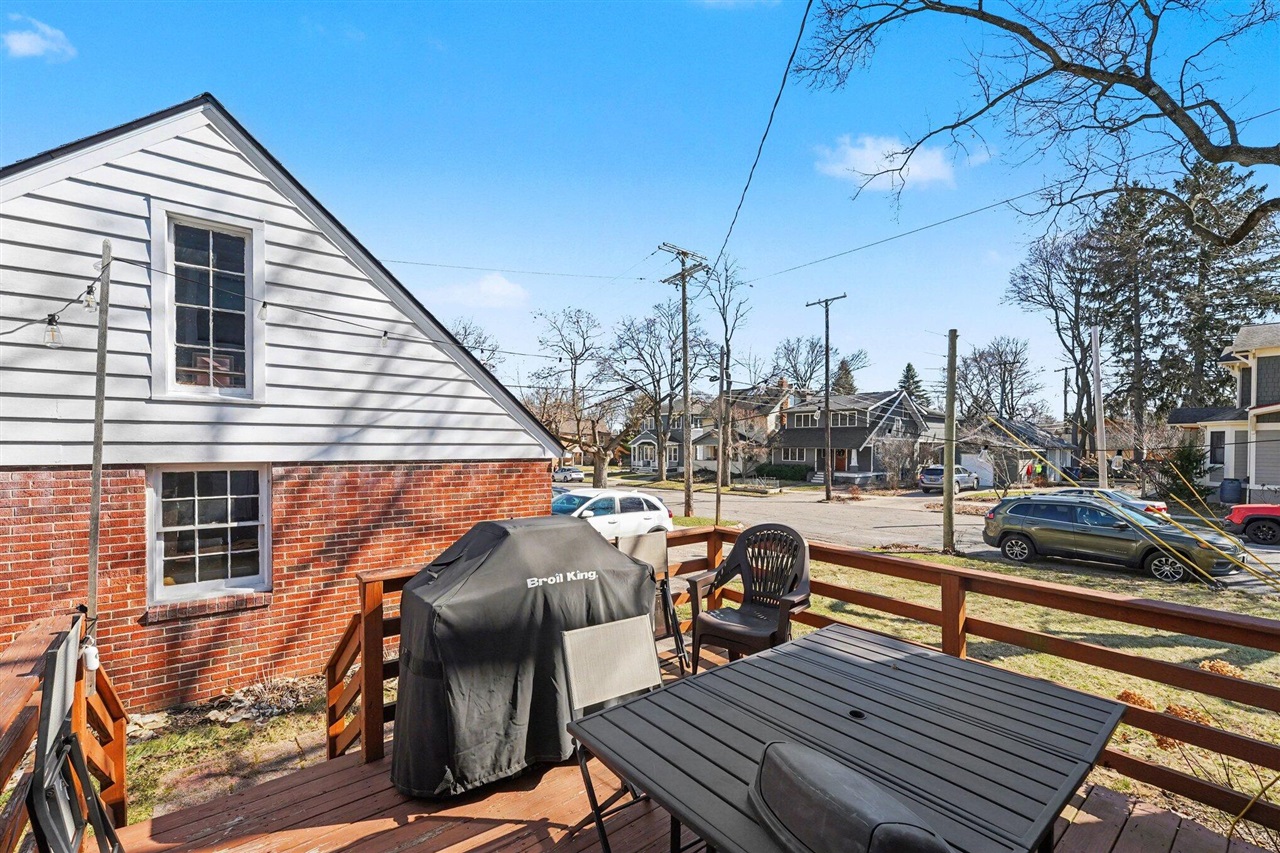 111 S Revena Boulevard, Ann Arbor, MI, 48103-4145