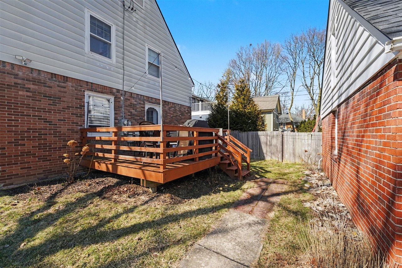 111 S Revena Boulevard, Ann Arbor, MI, 48103-4145