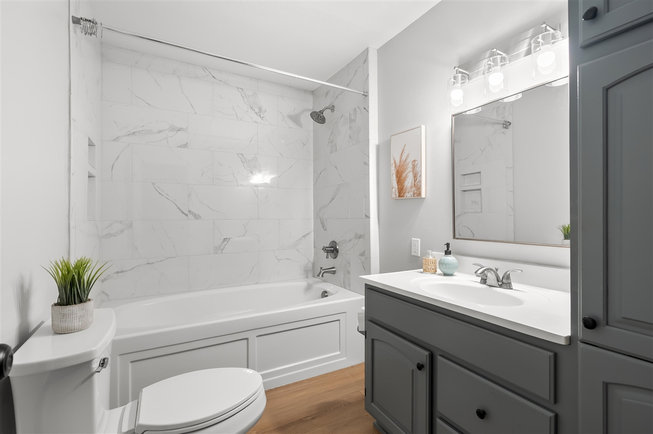 9980 S 2nd Street, Mattawan, MI, 49071-9404