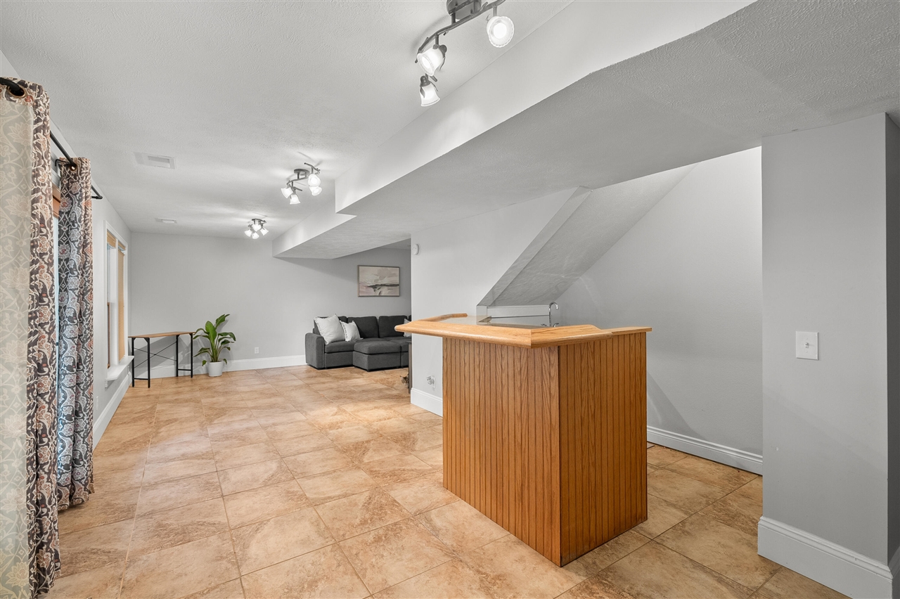 9980 S 2nd Street, Mattawan, MI, 49071-9404