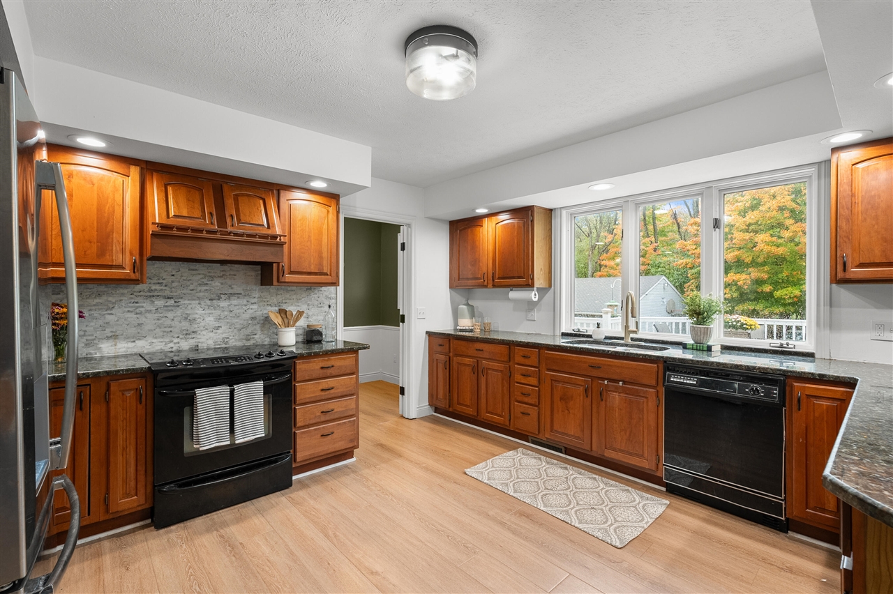 9980 S 2nd Street, Mattawan, MI, 49071-9404