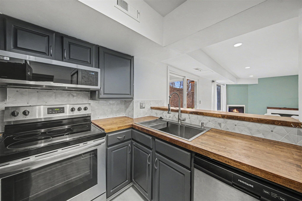 300 Briarcrest Drive UNIT&nbsp;140, Ann Arbor, MI, 48104-6762