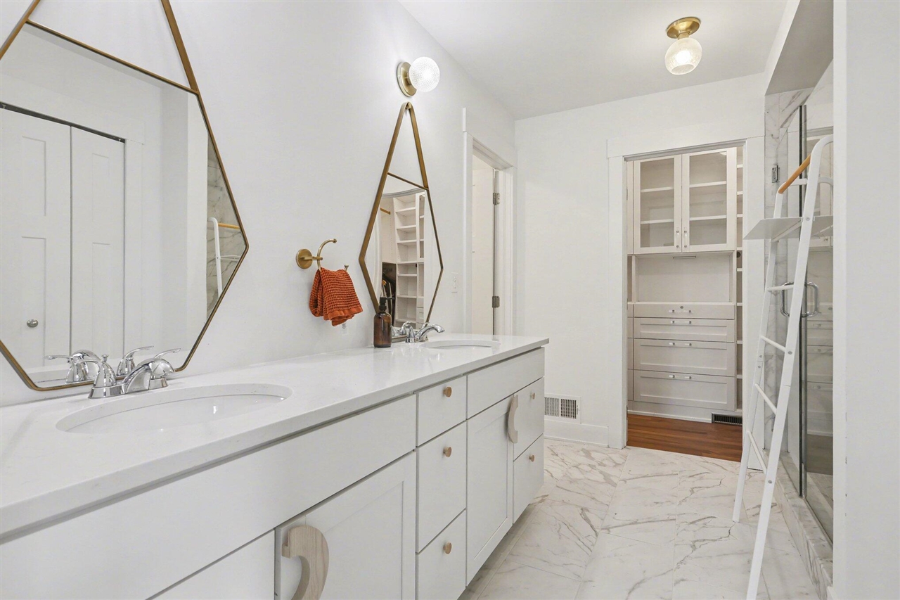 8850 Island Lake Road, Dexter, MI, 48130