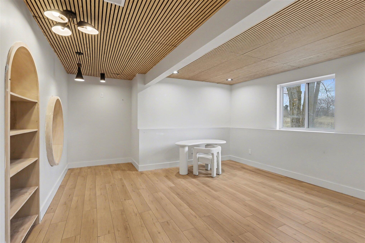 8850 Island Lake Road, Dexter, MI, 48130