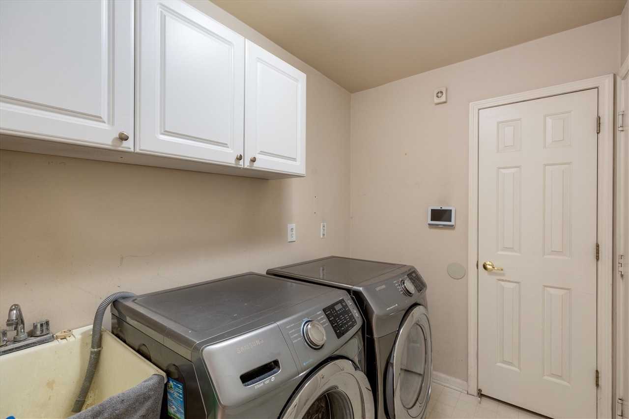 24403 Elmhurst Avenue, Farmington Hills, MI, 48336-1929