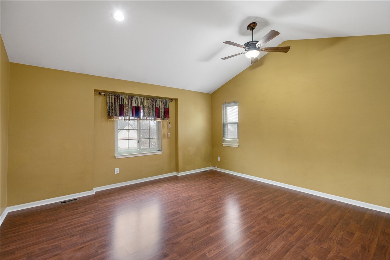 24403 Elmhurst Avenue, Farmington Hills, MI, 48336-1929