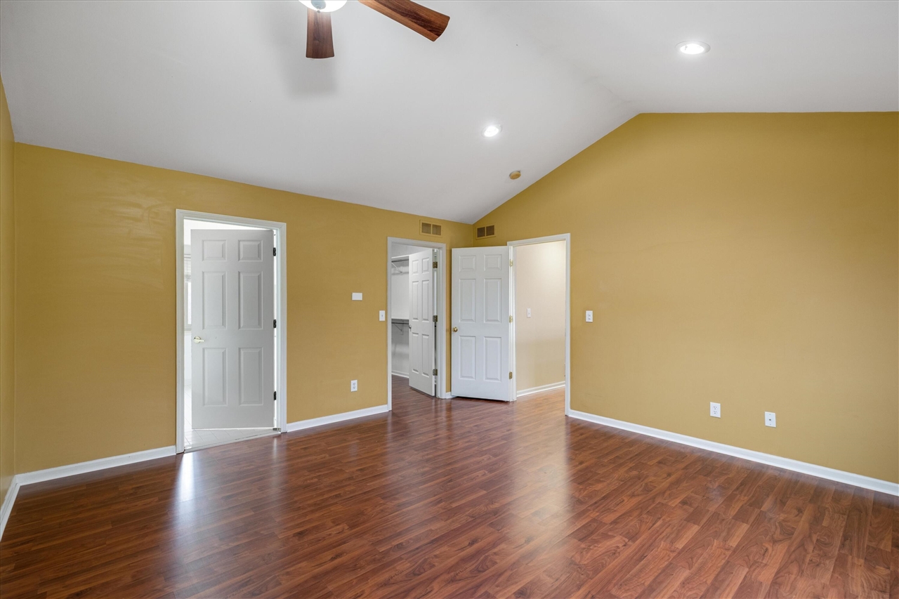 24403 Elmhurst Avenue, Farmington Hills, MI, 48336-1929