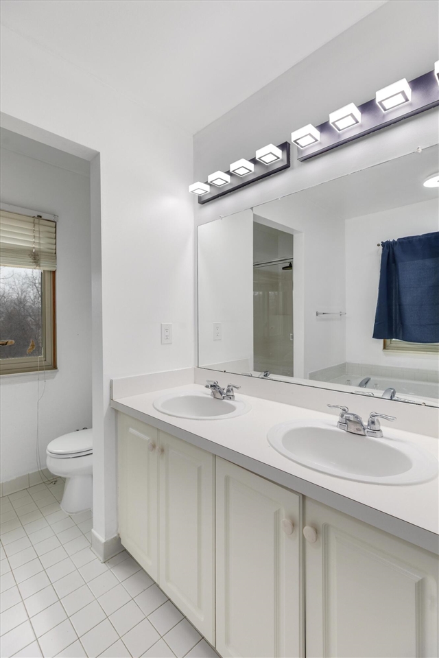 24403 Elmhurst Avenue, Farmington Hills, MI, 48336-1929