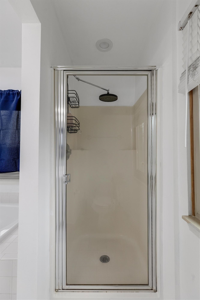 24403 Elmhurst Avenue, Farmington Hills, MI, 48336-1929