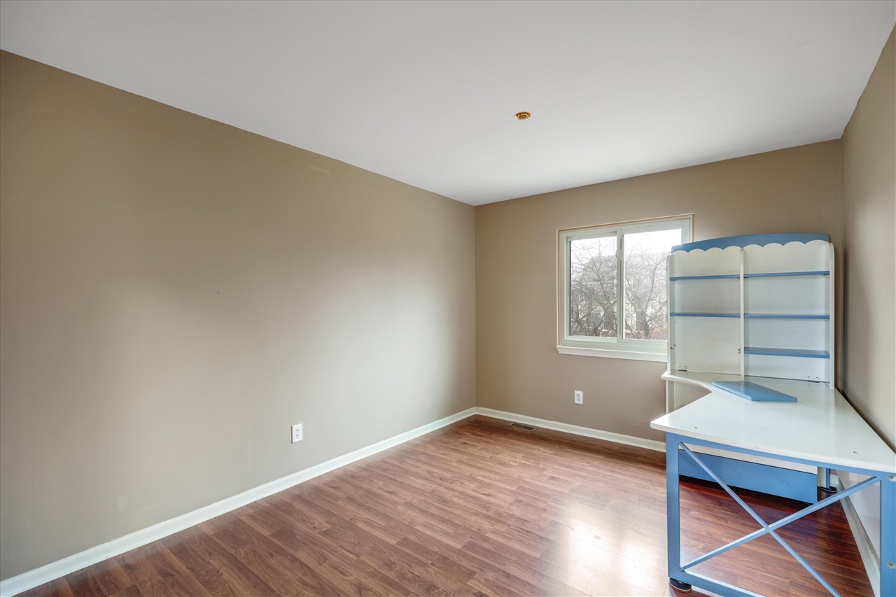 24403 Elmhurst Avenue, Farmington Hills, MI, 48336-1929