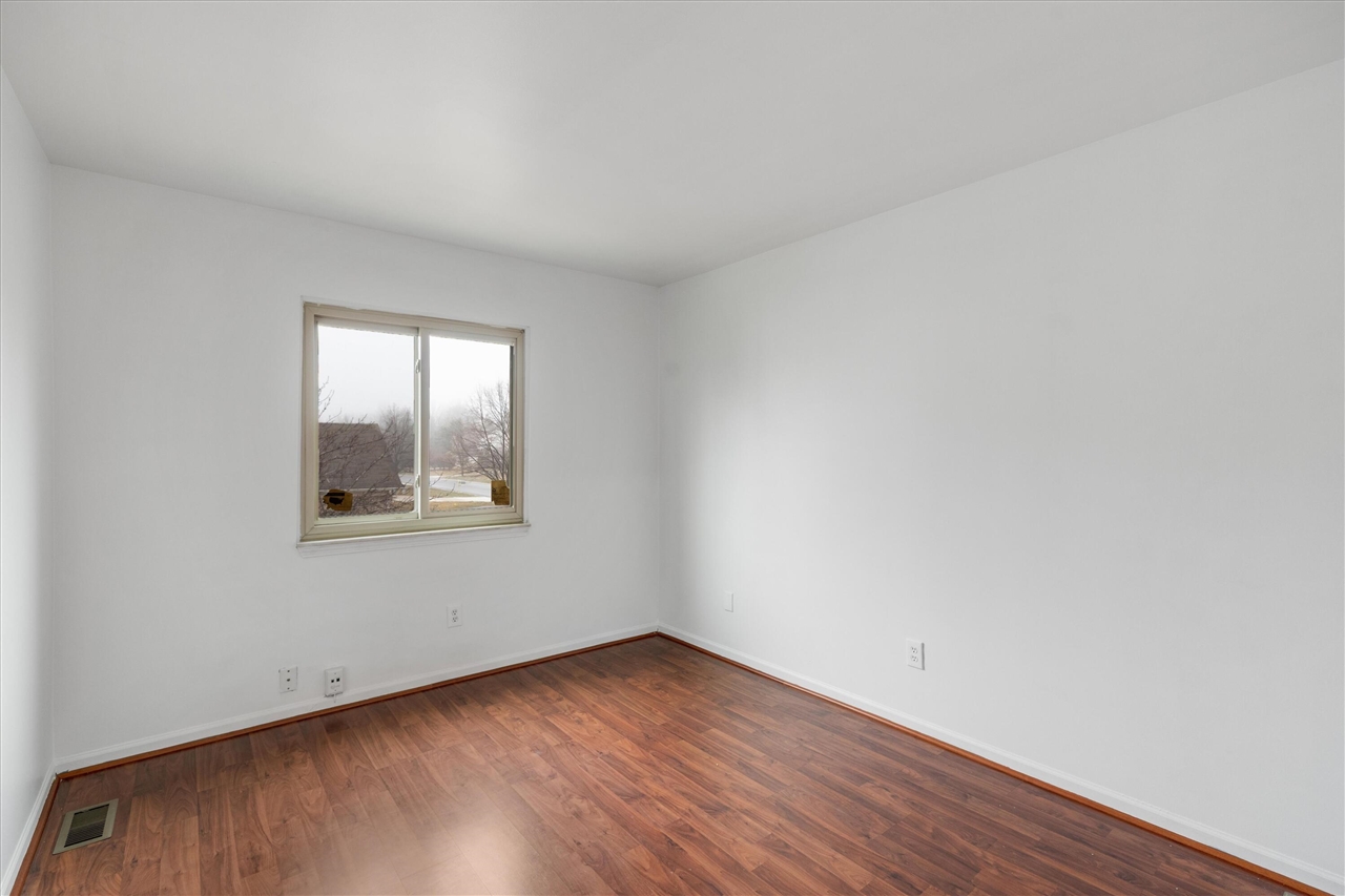 24403 Elmhurst Avenue, Farmington Hills, MI, 48336-1929