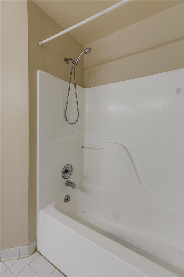 24403 Elmhurst Avenue, Farmington Hills, MI, 48336-1929