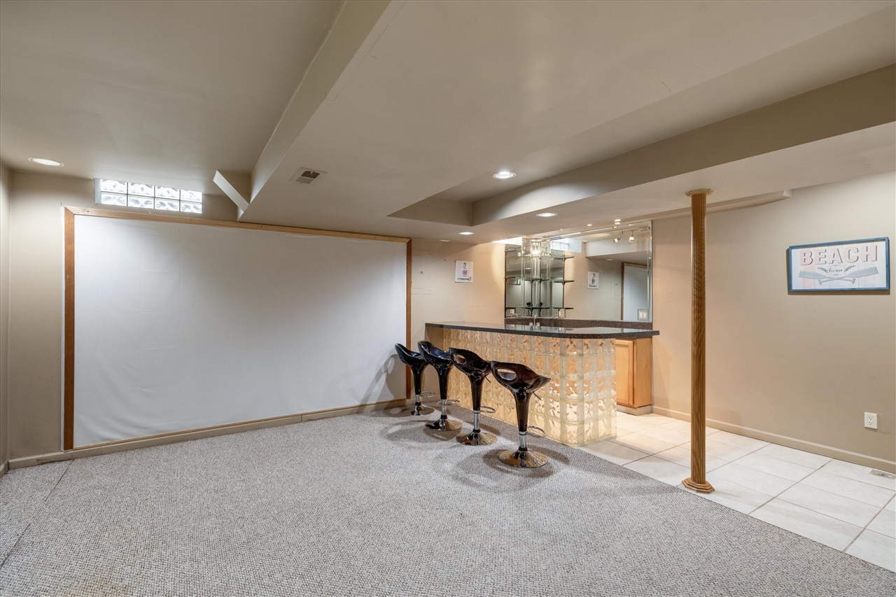 24403 Elmhurst Avenue, Farmington Hills, MI, 48336-1929