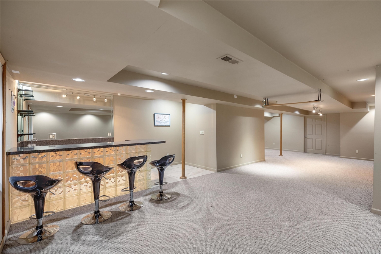 24403 Elmhurst Avenue, Farmington Hills, MI, 48336-1929