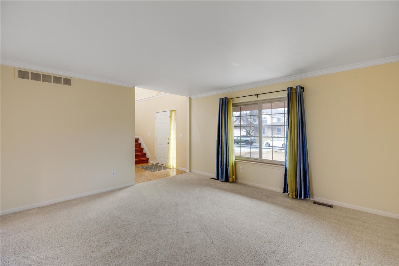 24403 Elmhurst Avenue, Farmington Hills, MI, 48336-1929