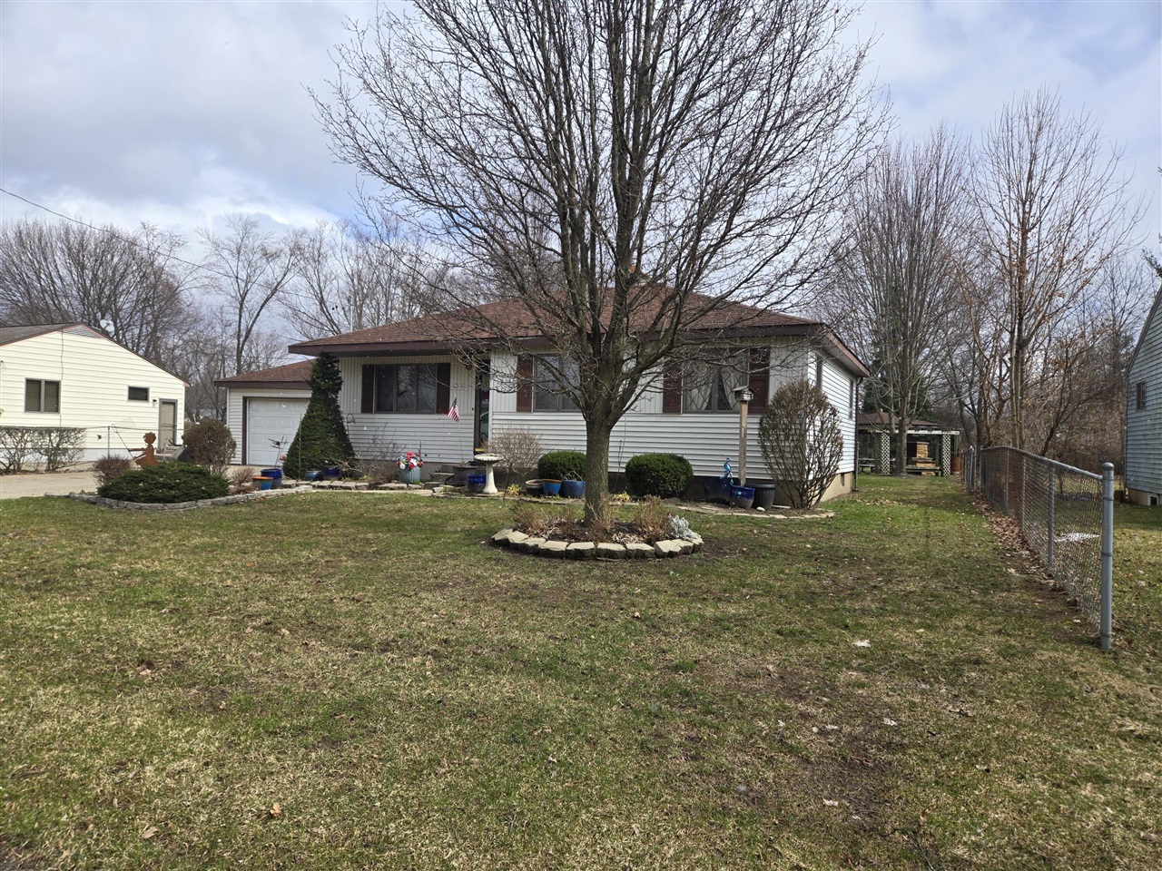 5500 Claudia Avenue, Grand Rapids, MI, 49548-0825