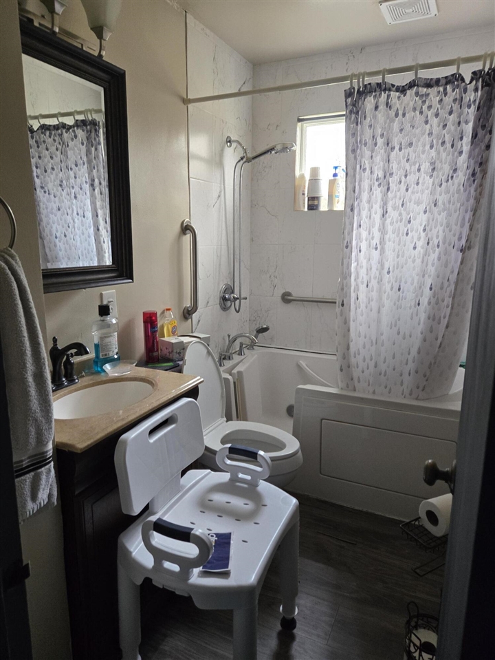 5500 Claudia Avenue, Grand Rapids, MI, 49548-0825