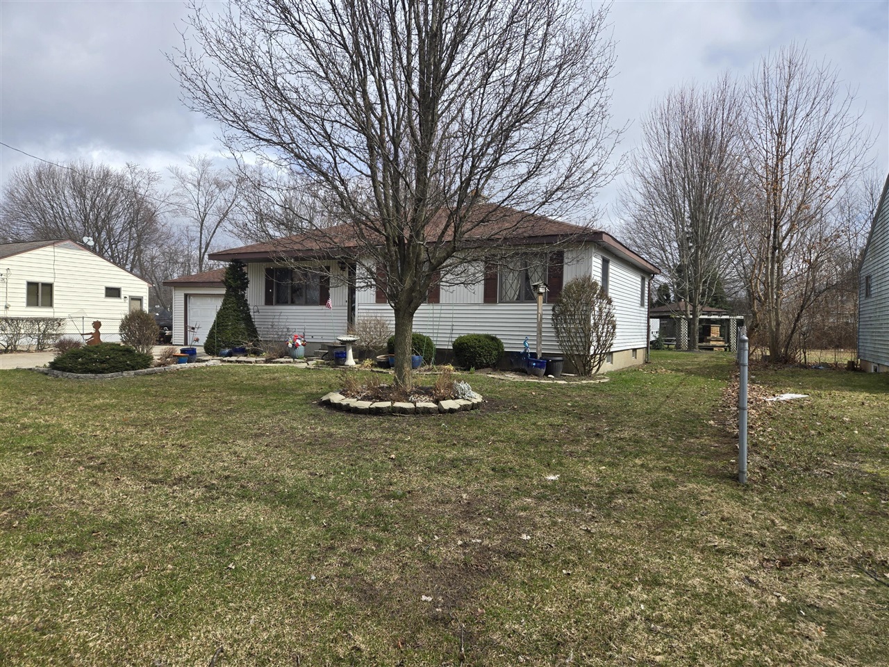 5500 Claudia Avenue, Grand Rapids, MI, 49548-0825