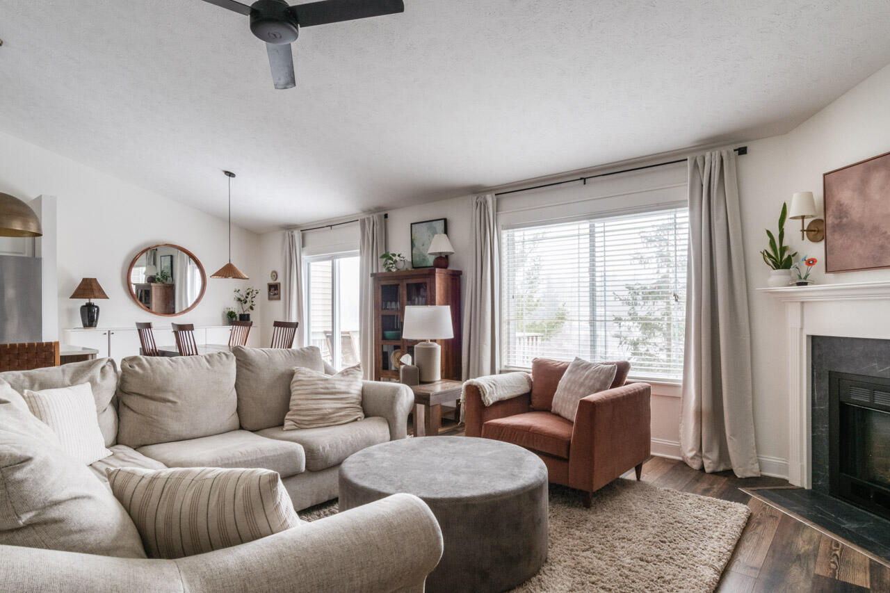 1361 S Village Circle, Kalamazoo, MI, 49009-6118