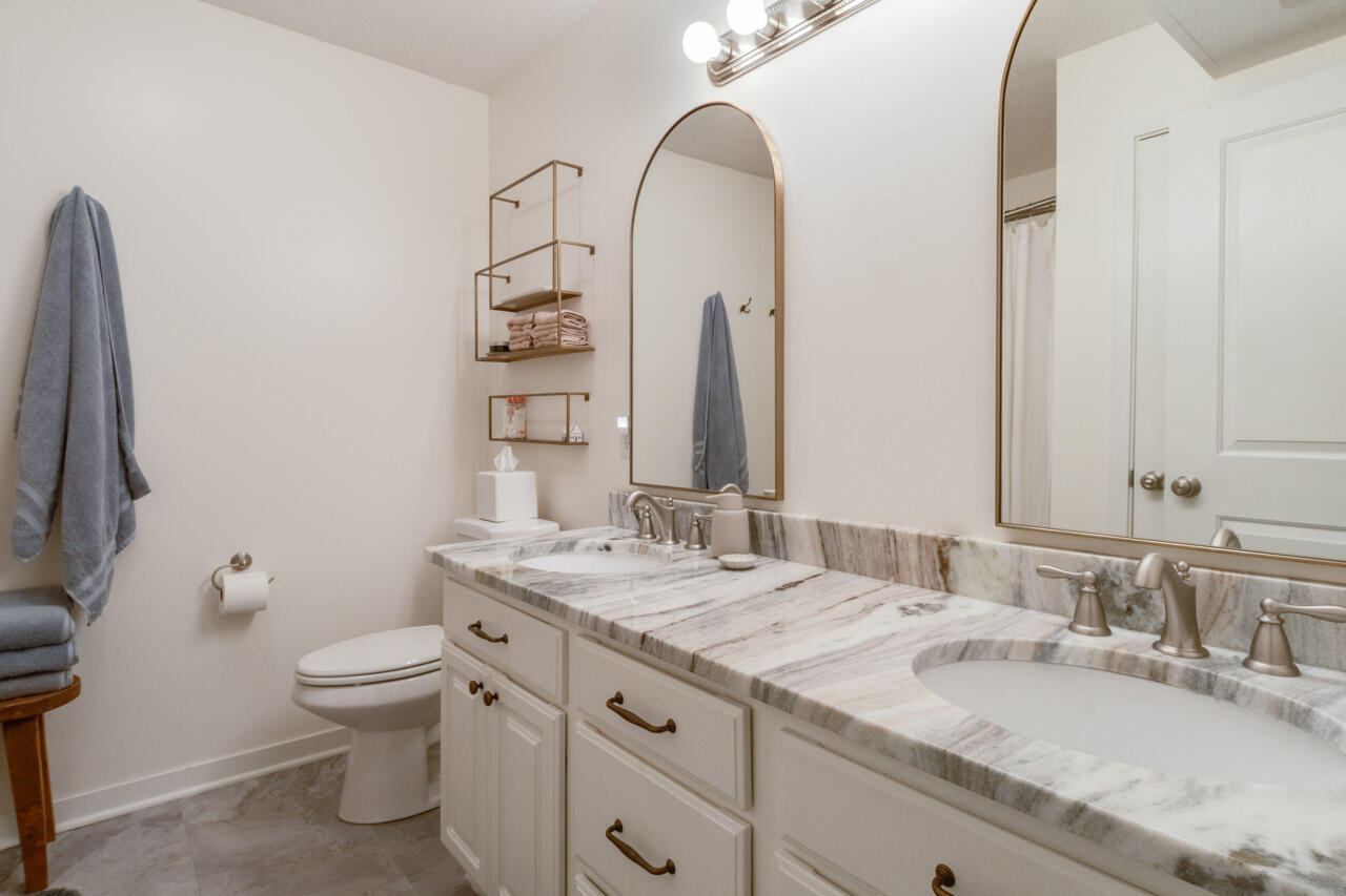 1361 S Village Circle, Kalamazoo, MI, 49009-6118