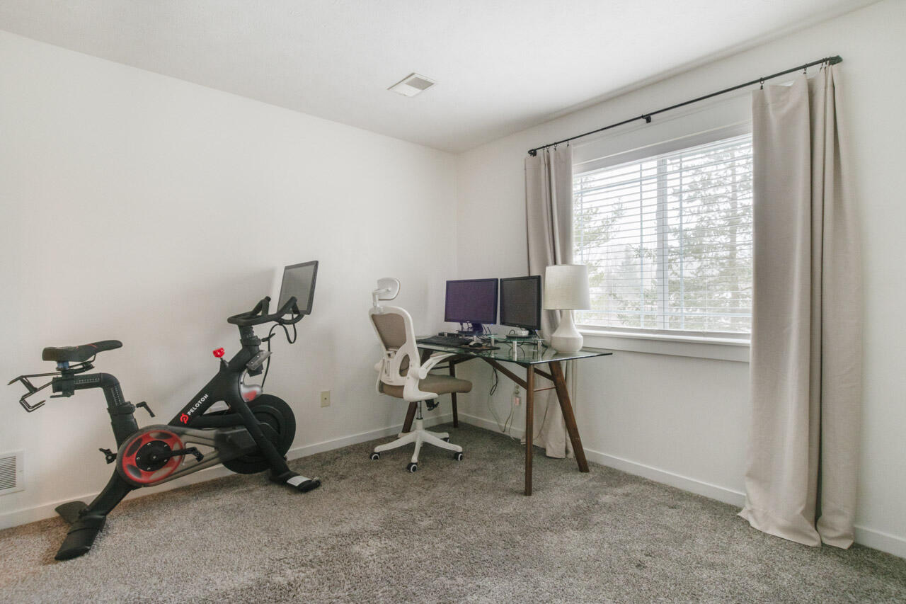 1361 S Village Circle, Kalamazoo, MI, 49009-6118