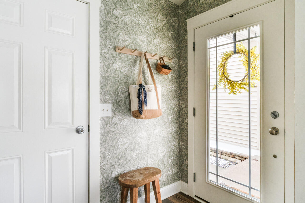 1361 S Village Circle, Kalamazoo, MI, 49009-6118