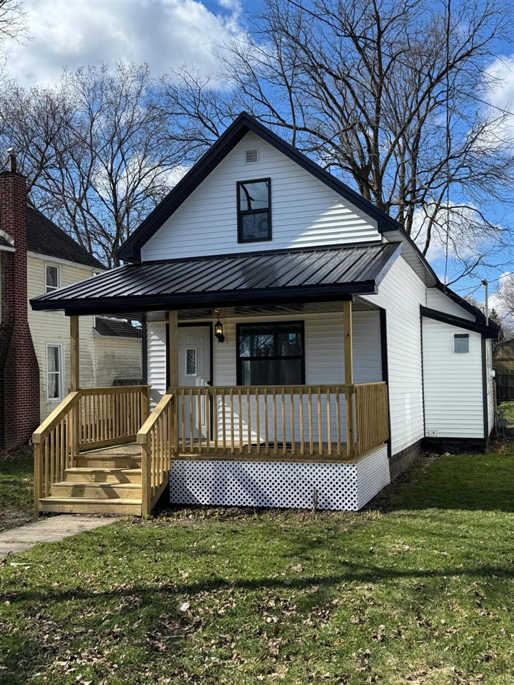 Homes for sale in Dowagiac, MI | 2055 W Railroad St, Dowagiac, MI 49047 | MLS# 70519964