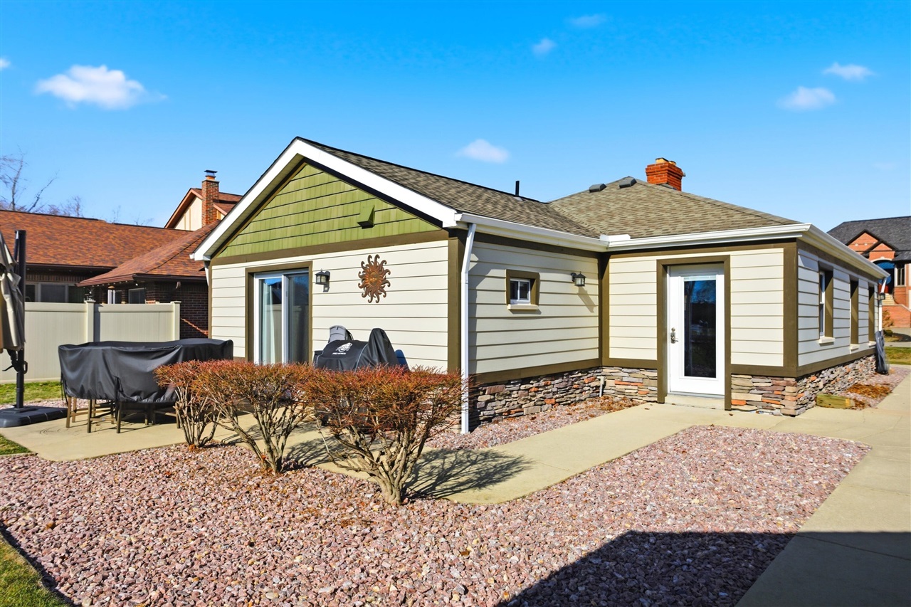 Homes for sale in Harrison Twp, MI | 38310 Huron Pointe Dr, Harrison Twp, MI 48045 | MLS# 70519968