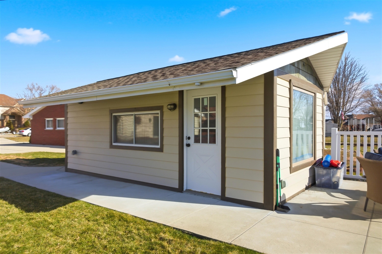 Homes for sale in Harrison Twp, MI | 38310 Huron Pointe Dr, Harrison Twp, MI 48045 | MLS# 70519968