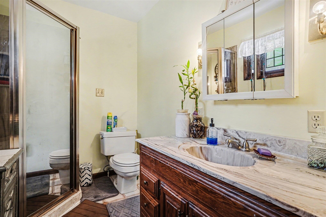 5686 Davis Road, Norton Shores, MI, 49441-5808