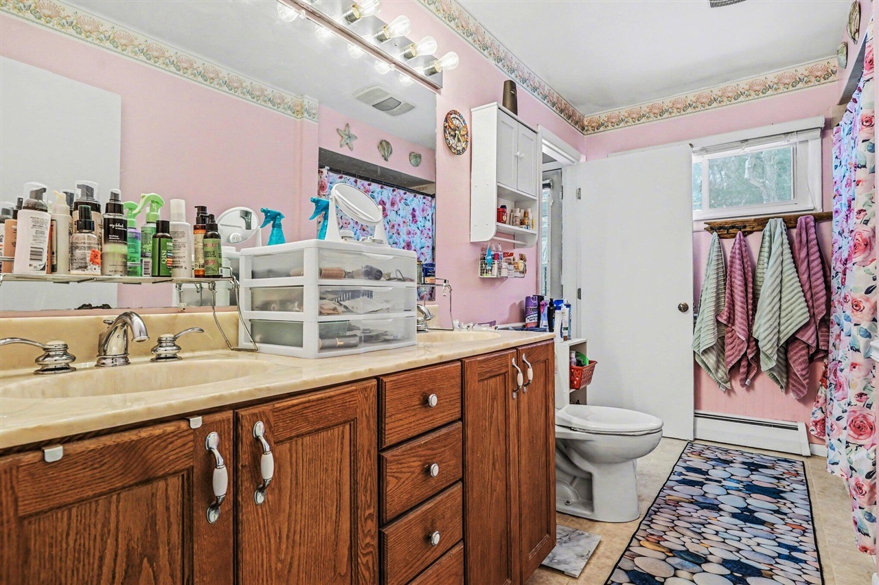 5686 Davis Road, Norton Shores, MI, 49441-5808