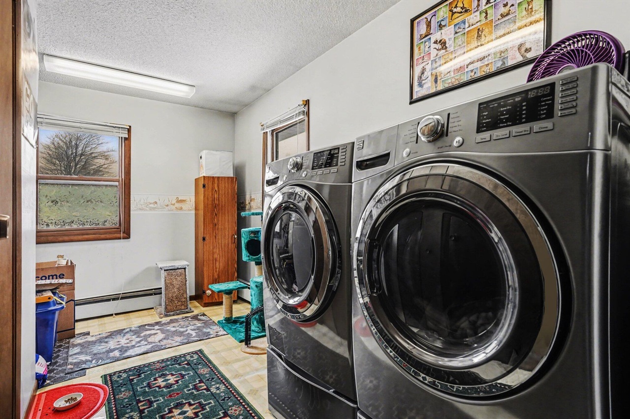 5686 Davis Road, Norton Shores, MI, 49441-5808