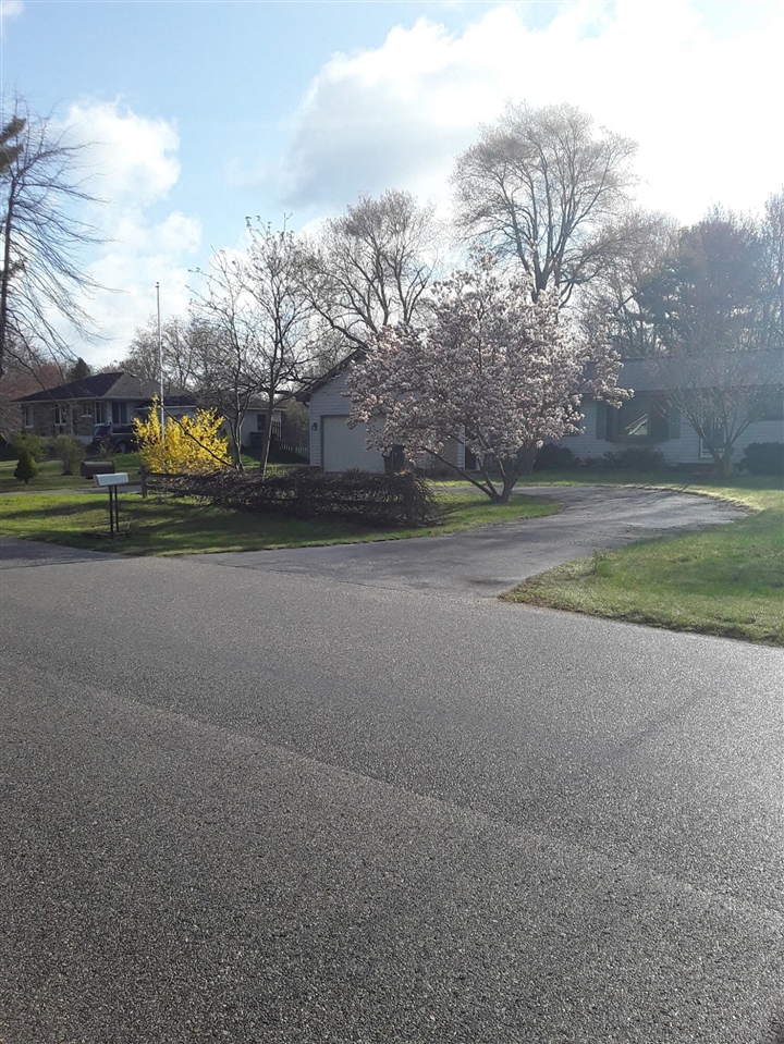 5686 Davis Road, Norton Shores, MI, 49441-5808