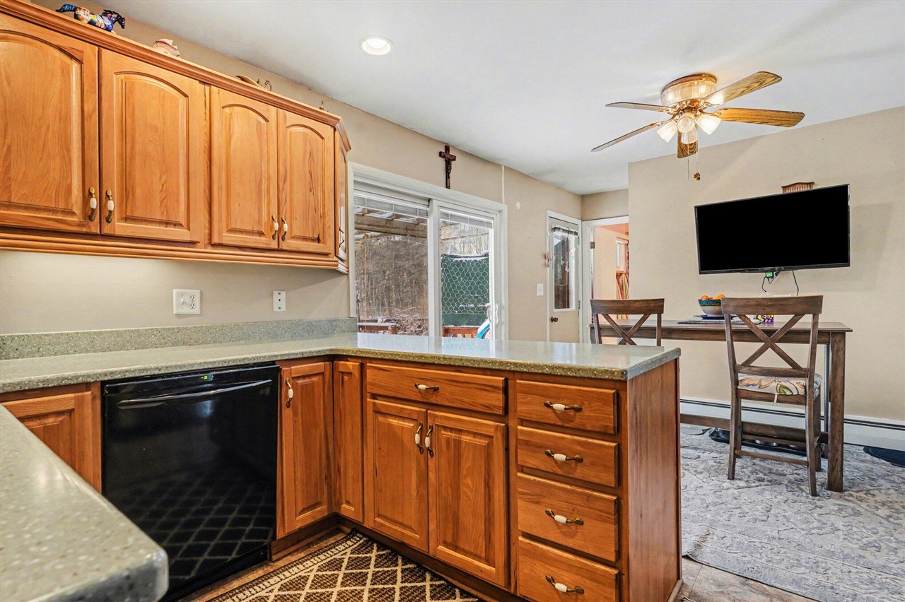 5686 Davis Road, Norton Shores, MI, 49441-5808