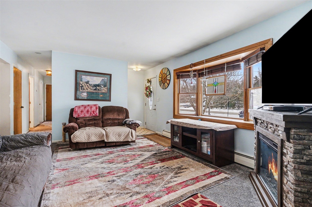 5686 Davis Road, Norton Shores, MI, 49441-5808