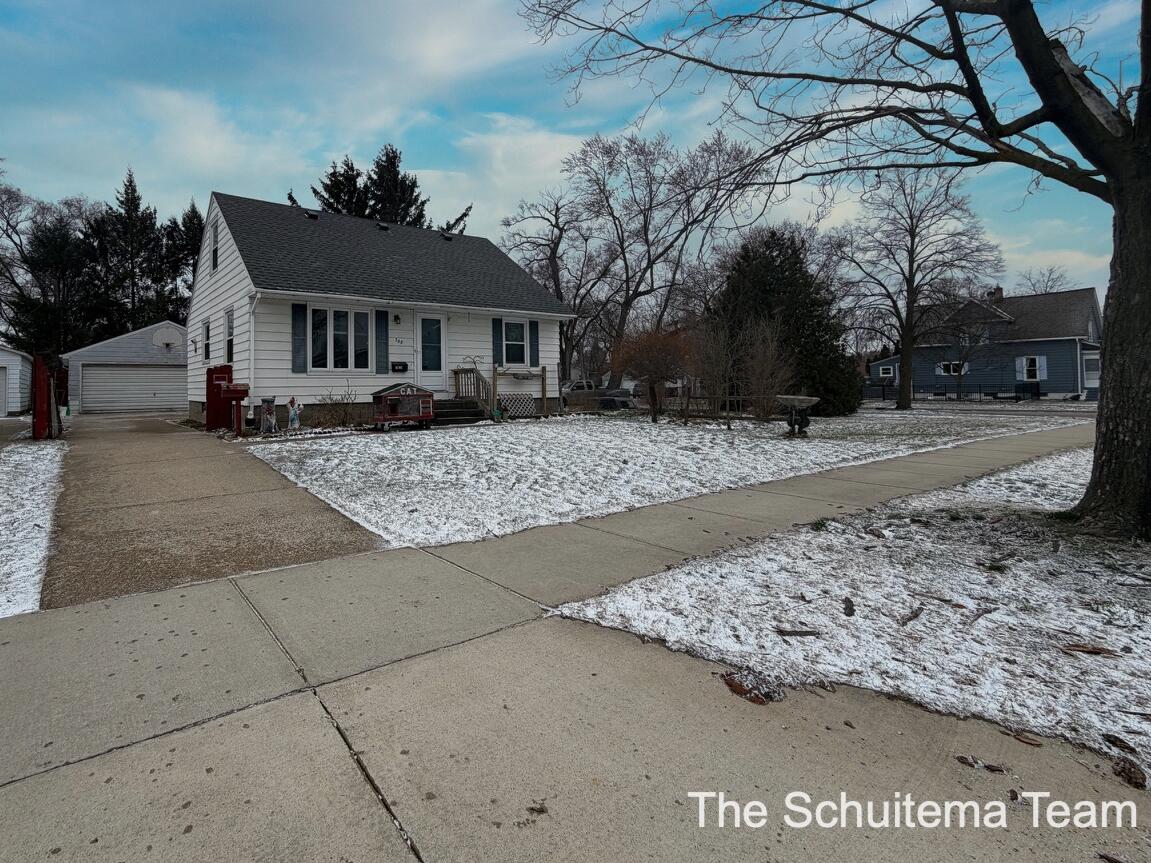 388 W 21st Street, Holland, MI, 49423-4004