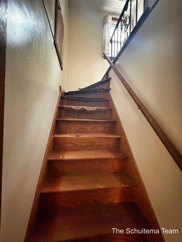 388 W 21st Street, Holland, MI, 49423-4004