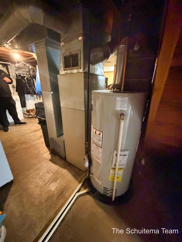 388 W 21st Street, Holland, MI, 49423-4004