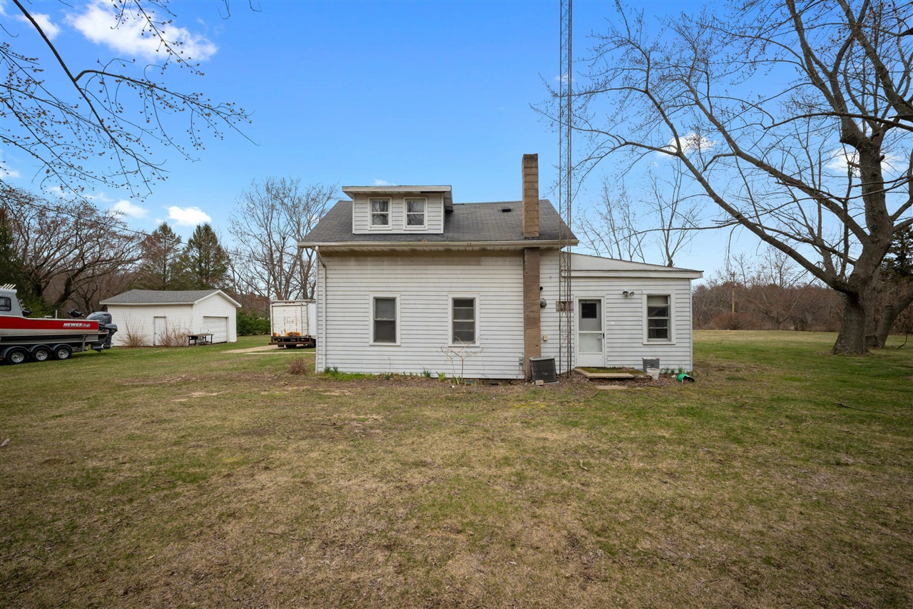 600 Benson Road, Benton Harbor, MI, 49022-2667