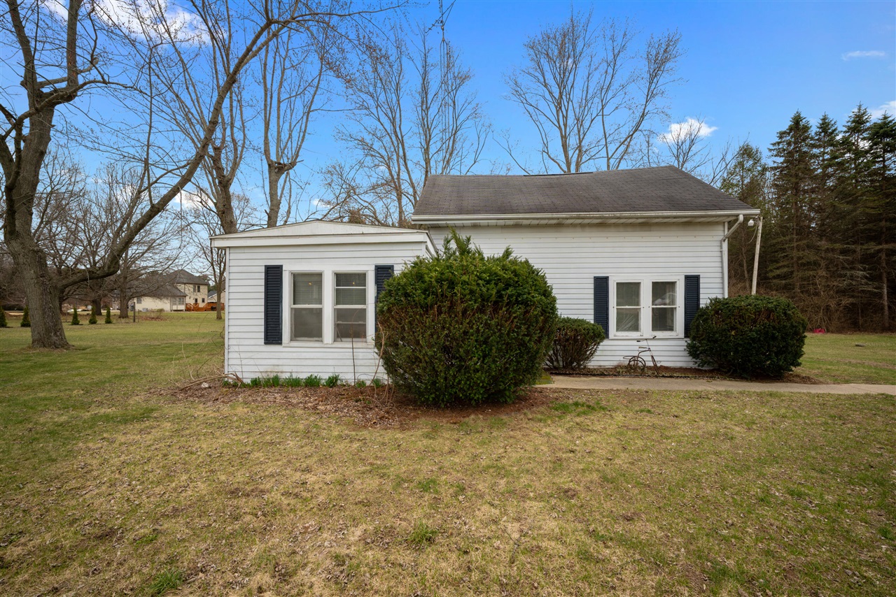 600 Benson Road, Benton Harbor, MI, 49022-2667