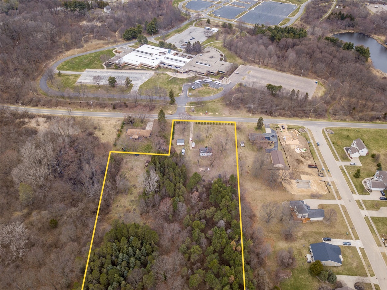 600 Benson Road, Benton Harbor, MI, 49022-2667