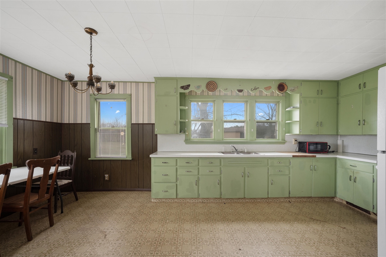 600 Benson Road, Benton Harbor, MI, 49022-2667