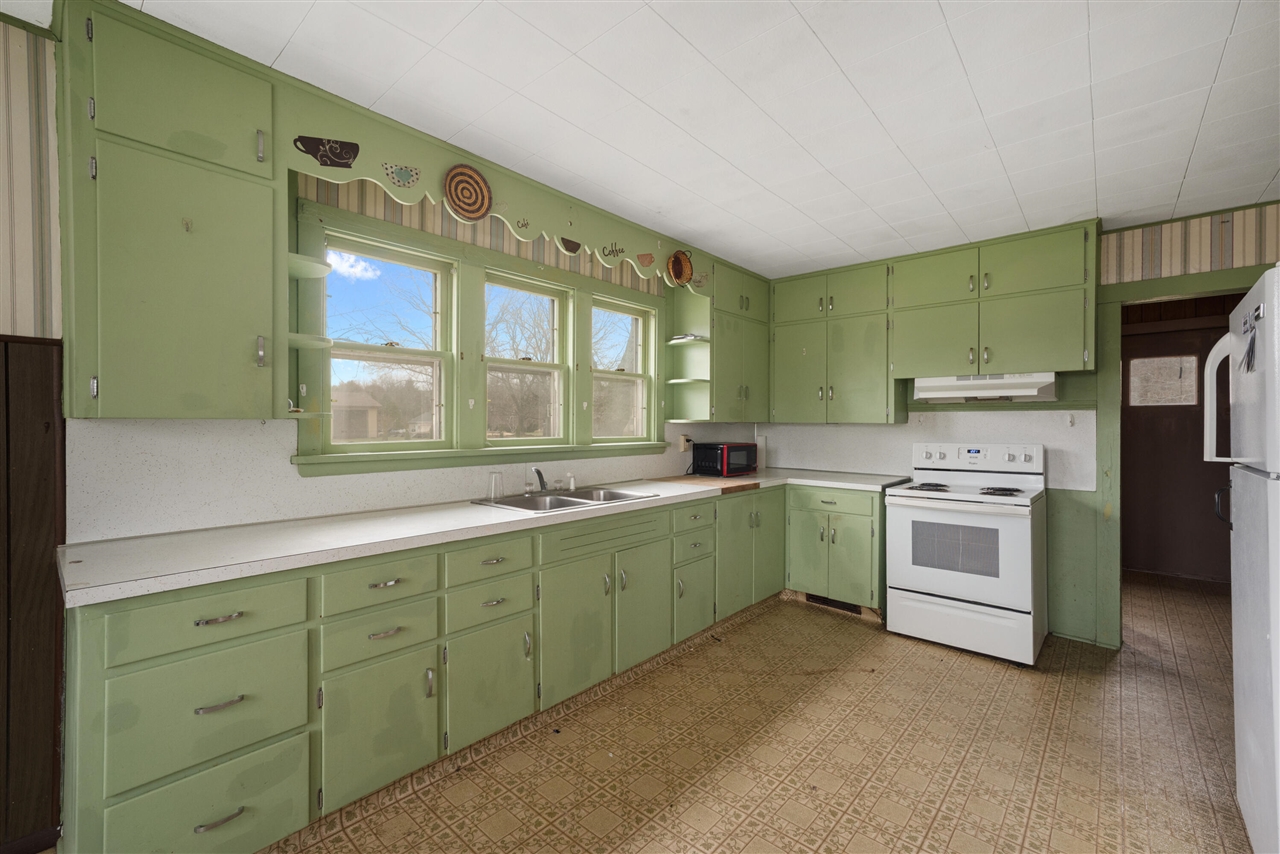 600 Benson Road, Benton Harbor, MI, 49022-2667