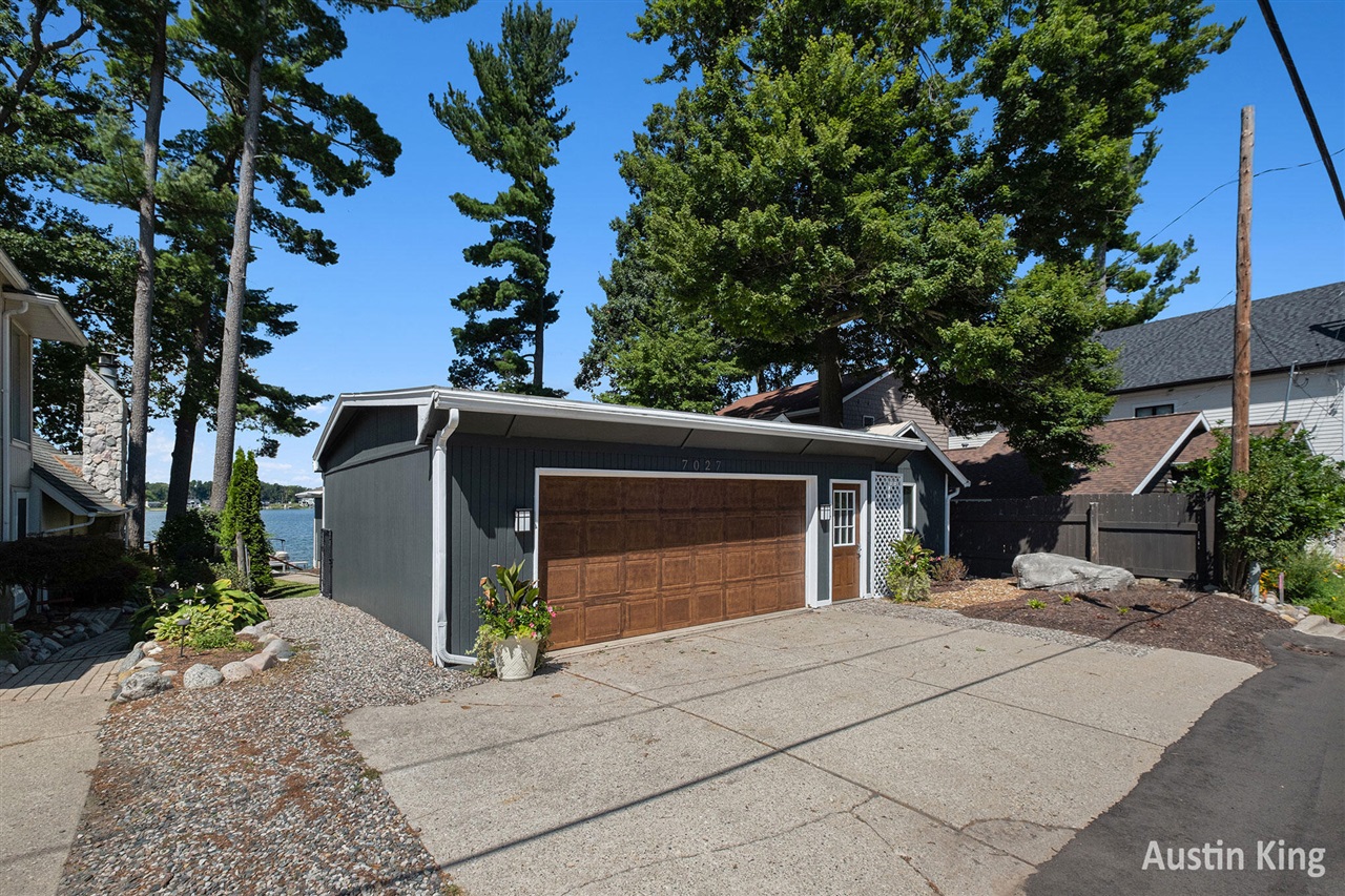 7027 Goldenrod Avenue, Rockford, MI, 49341-8547