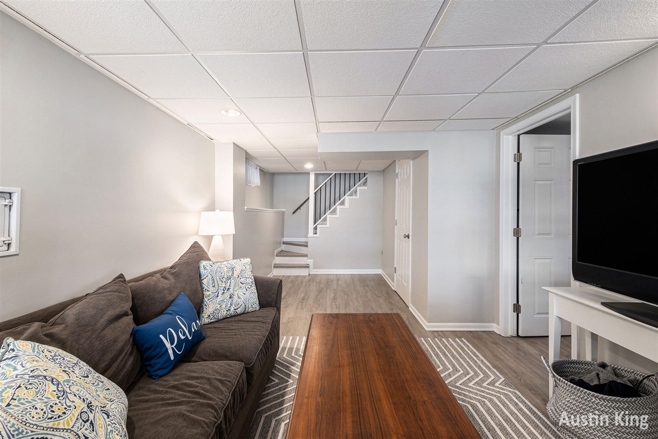 7027 Goldenrod Avenue, Rockford, MI, 49341-8547