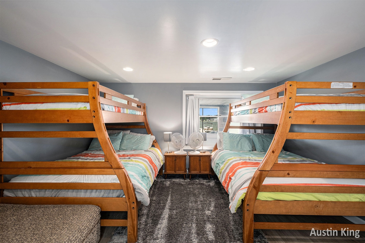 7027 Goldenrod Avenue, Rockford, MI, 49341-8547