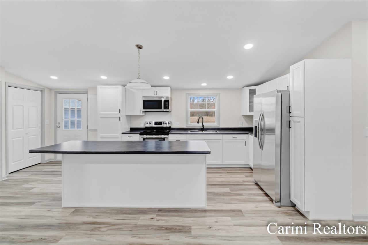 5324 Nadeau Drive, Pullman, MI, 49450-9698