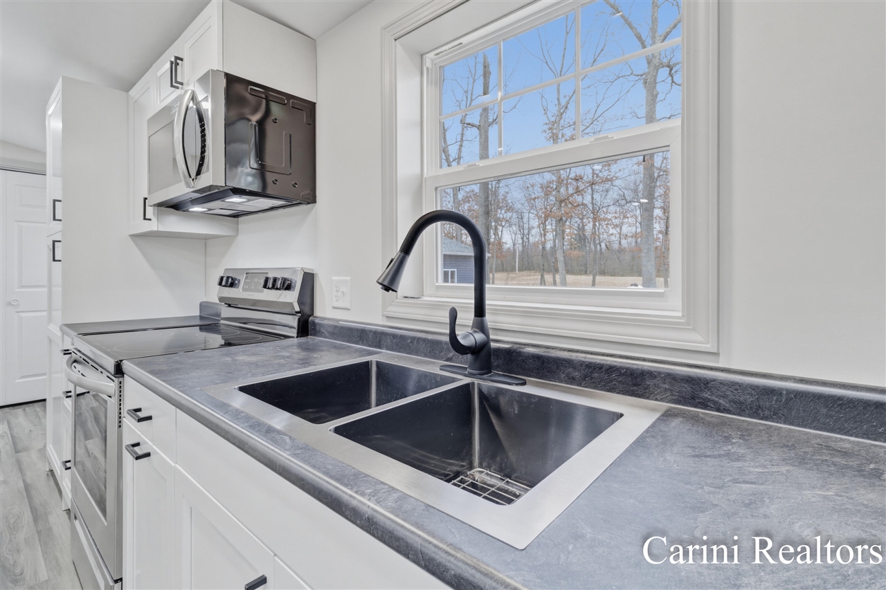 5324 Nadeau Drive, Pullman, MI, 49450-9698