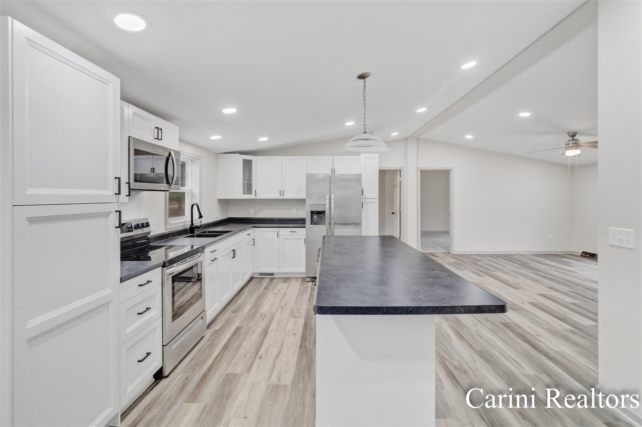 5324 Nadeau Drive, Pullman, MI, 49450-9698