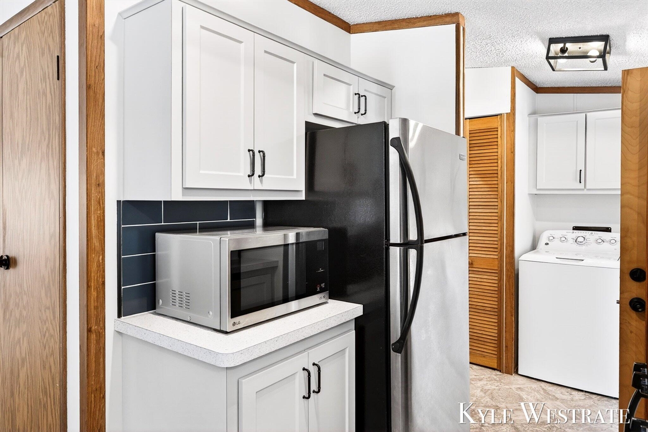 14128 Luckett Lane, Grand Haven, MI, 49417-9527